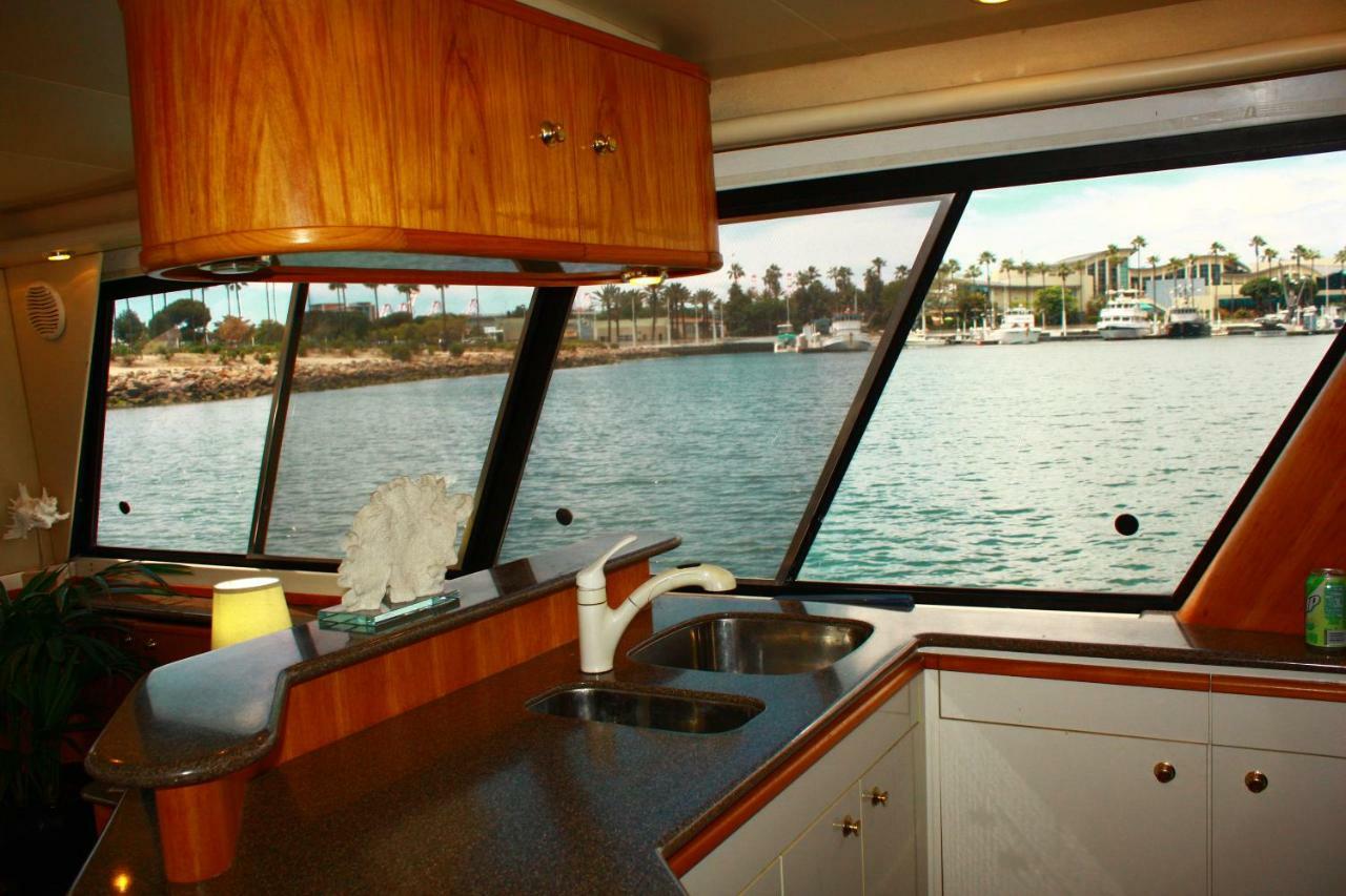 Dockside Boat And Bed Long Beach Exterior photo